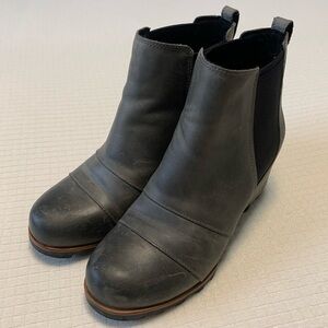 Sorel deep grey wedge boots